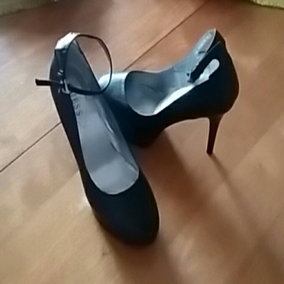 guess pump sz8 - Picture 3 of 3